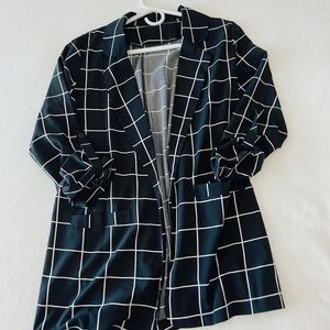 Medium Black & White Dual Pocket Plaid Blazer